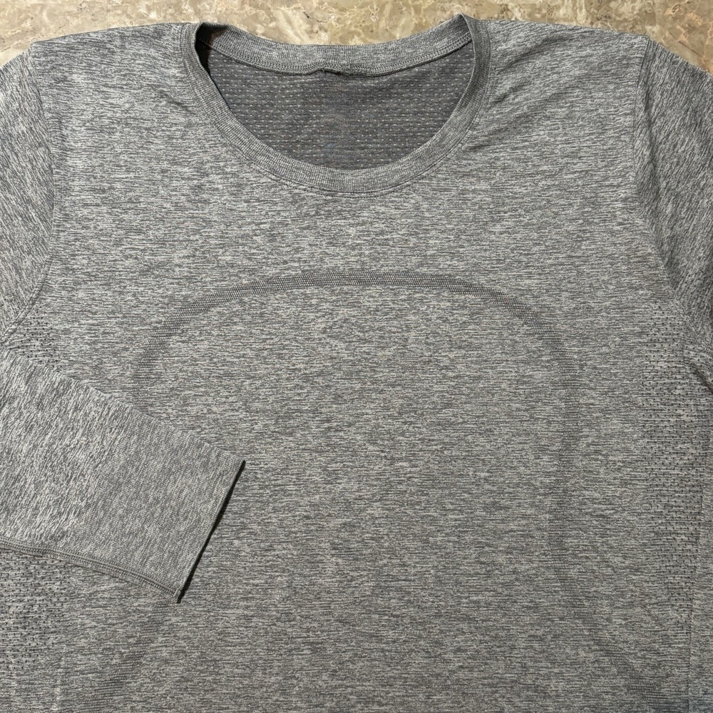 Lululemon Swiftly Tech Shirt Womens Size 12 Grey Long Sleeve Gym Running